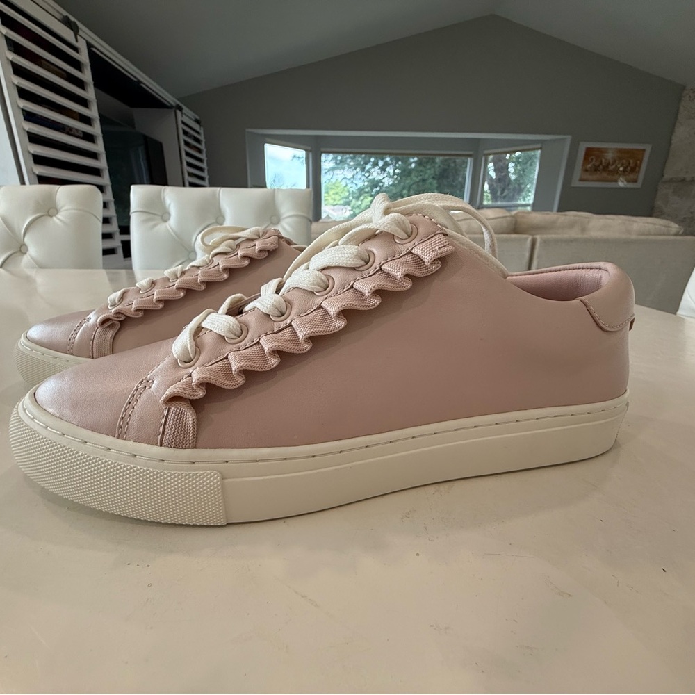 TORY BURCH RUFFLE SNEAKER Pink Leather Size 8.5